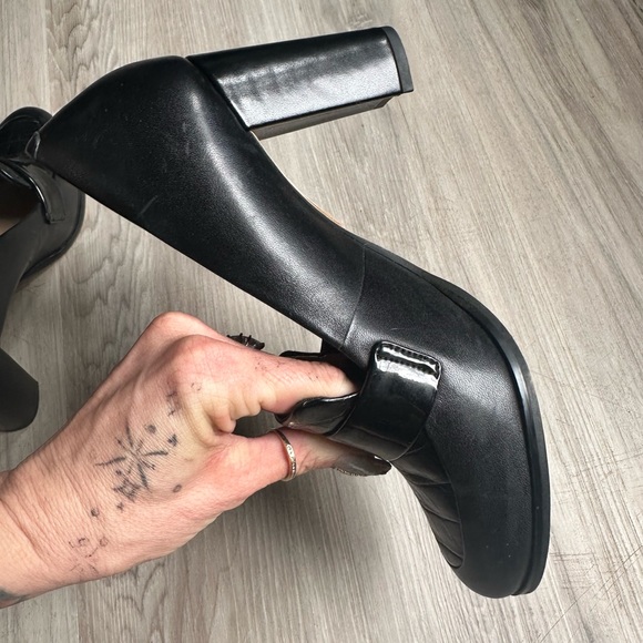 Clarks Dre’s shoes 7 - Picture 6 of 10